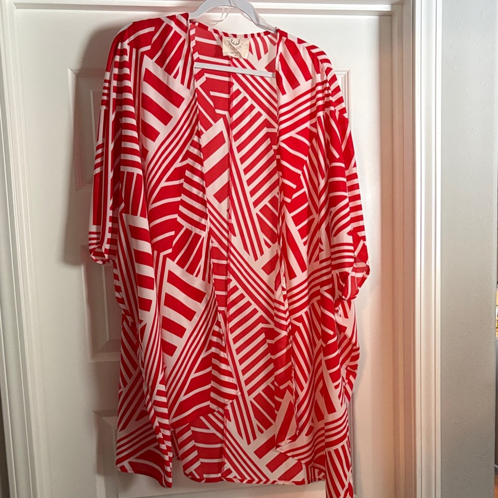Fantastic Fawn Red and White Geometric Kimono